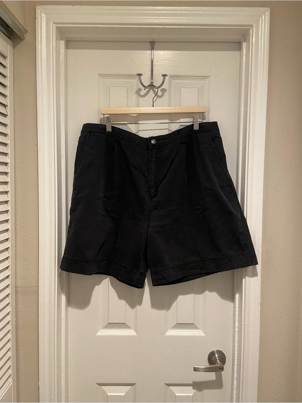 Ron Jon Surf Shop Men’s black shorts size